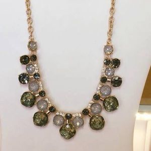 Necklace and earring set